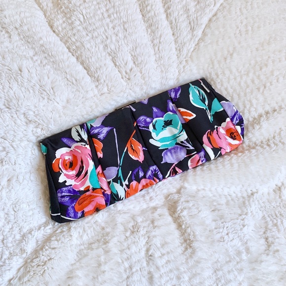 Express Clutch - Picture 2 of 4